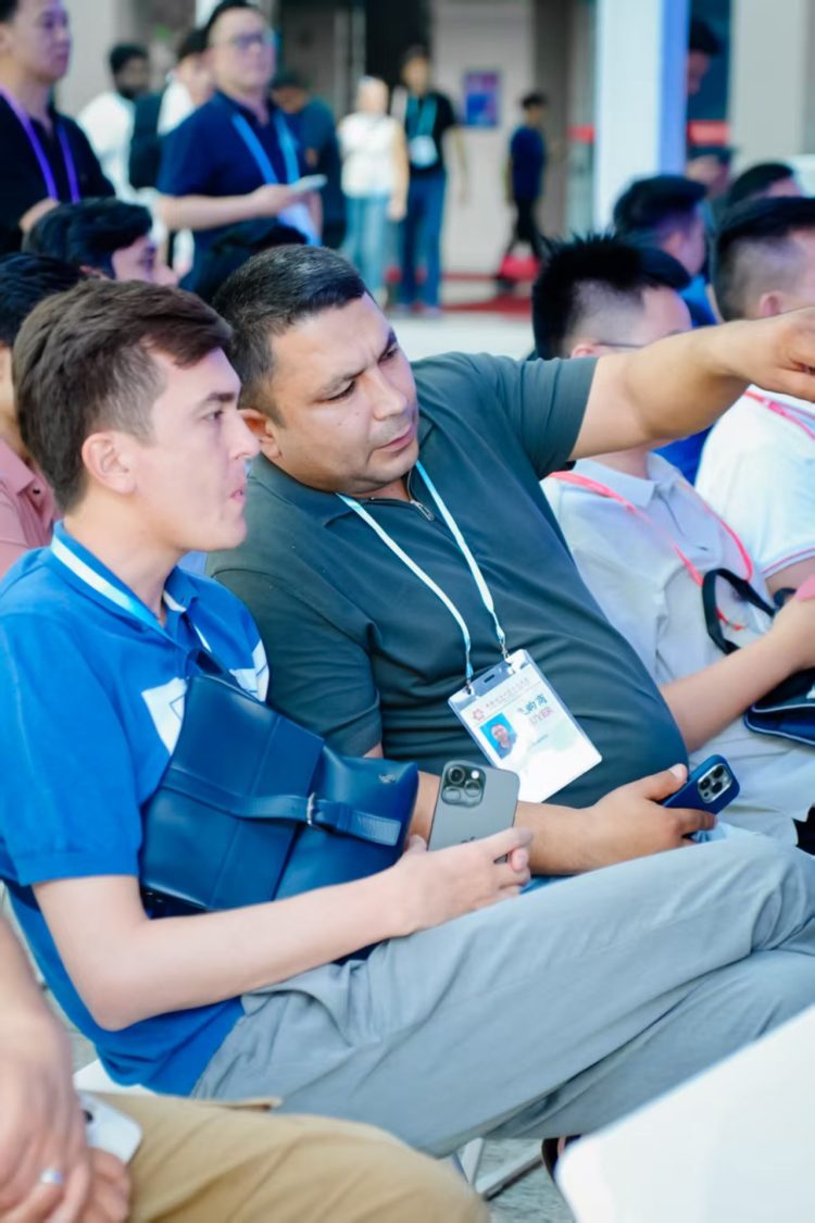 1761293284-04a7f4b358c1c9e